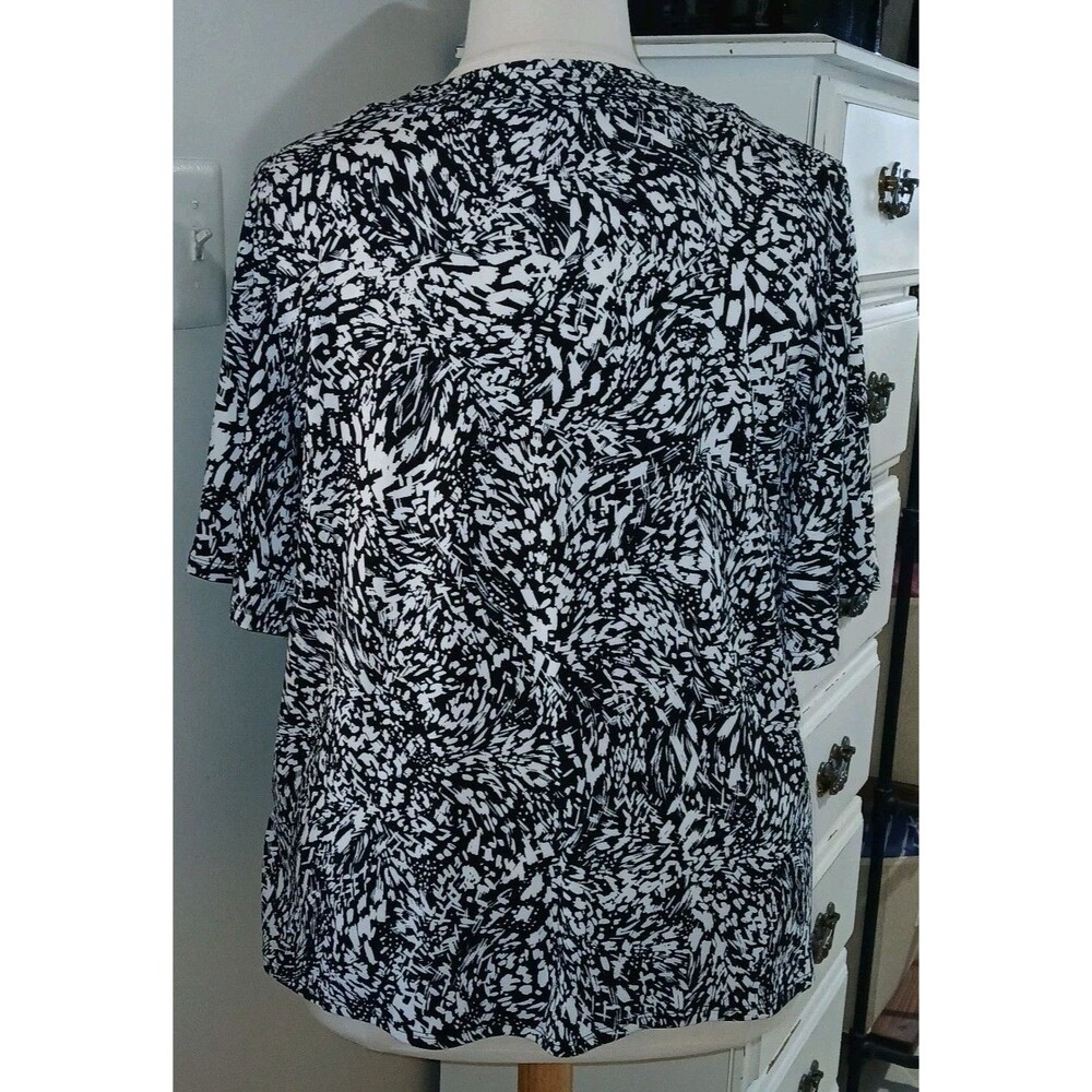JM COLLECTION Womens 3X V Neck Career Casual Short Flare Sleeve Black Cream Top - Picture 6 of 10